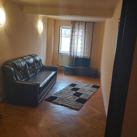 Kitty Apartament Appartamento Bucarest Esterno foto